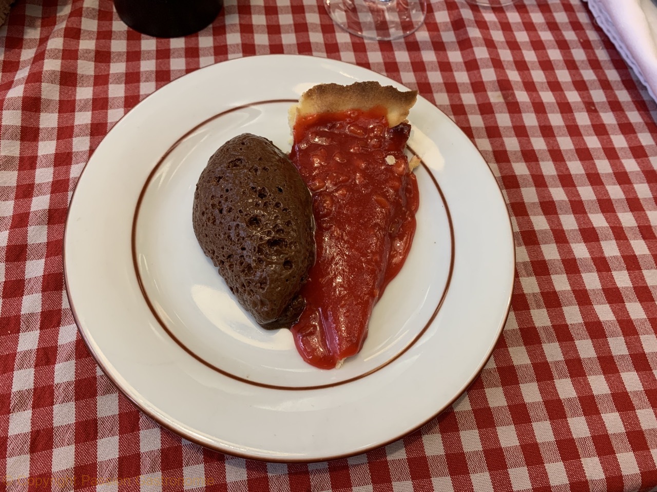 Bouchon lyonnais Le Musée - Mousse au chocolat et tarte à la praline